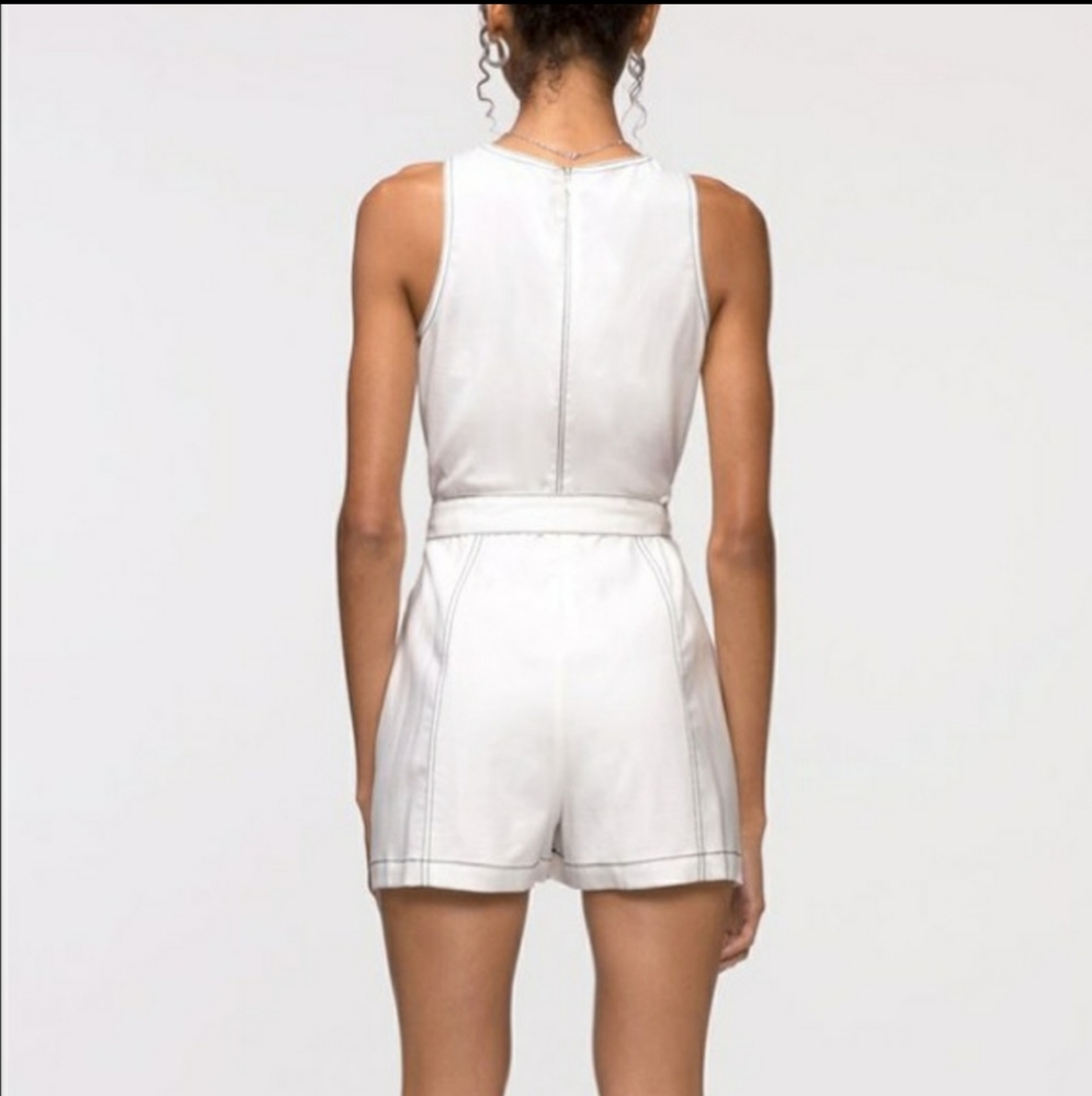 Marlee Contrast Thread Romper View 4